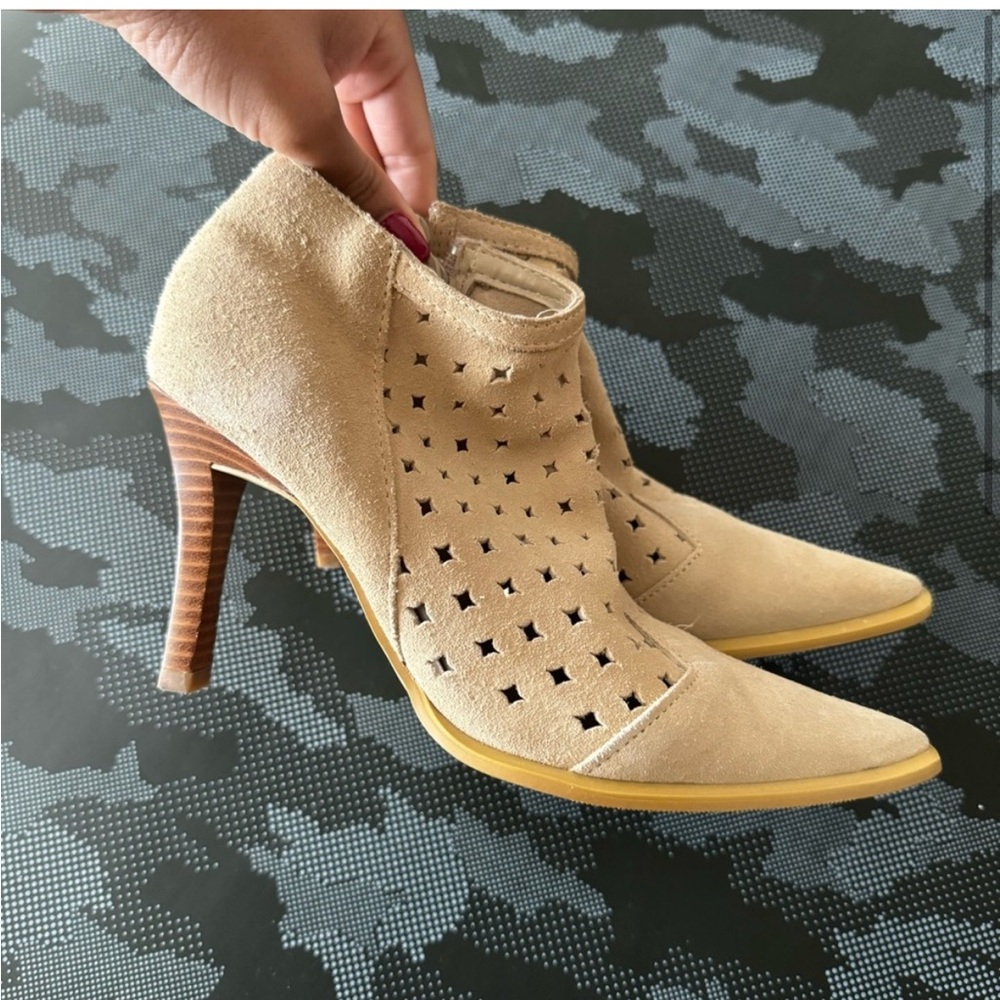 Beige Suede Women's Ankle Boots🤍